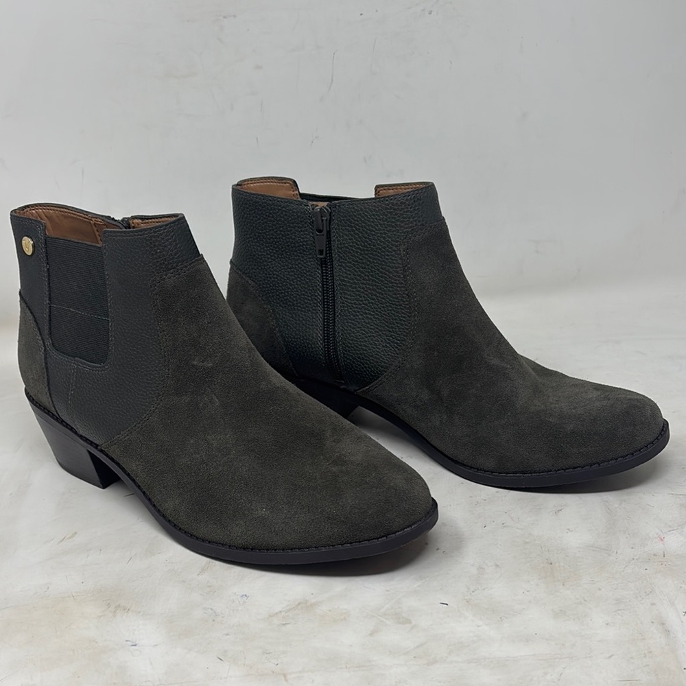 Women's Vionic Dark Green Ankle Boots size 10